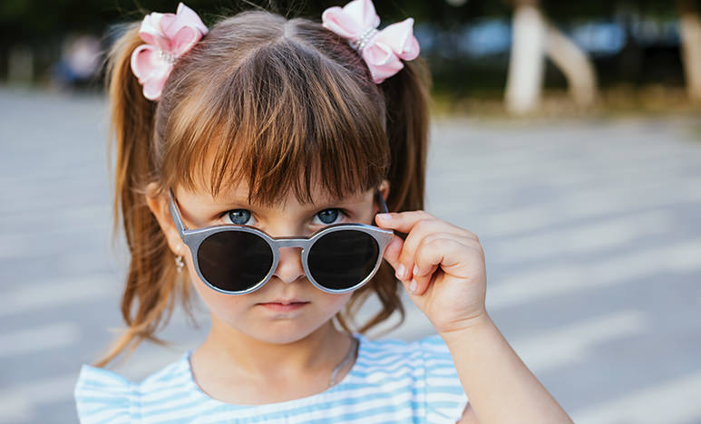 Gafas de sol para niños: qué debes saber para elegir las correctas